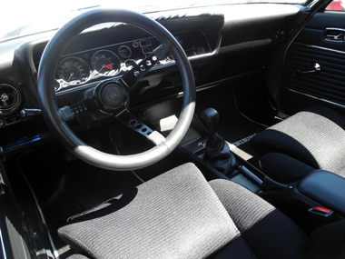 RS2600 Innenausstattung mit tiefgezogenem Lenkrad und Reccaro Sitzen
RS2600 interior with deep-drawn steering wheel and Reccaro seats
Intrieur RS2600 avec volant embouti et siges Reccaro